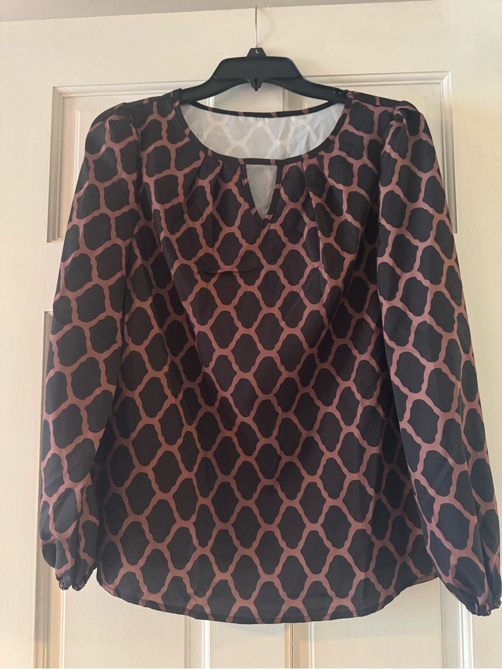 SHEIN Black and bronze Geometric Keyhole Blouse